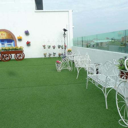 A+ Boutique Hotel Sekinchan Esterno foto