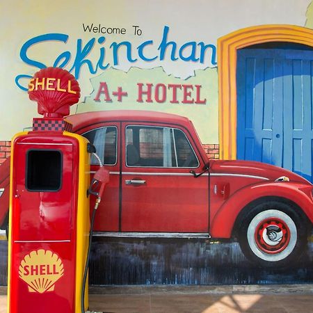 A+ Boutique Hotel Sekinchan Esterno foto