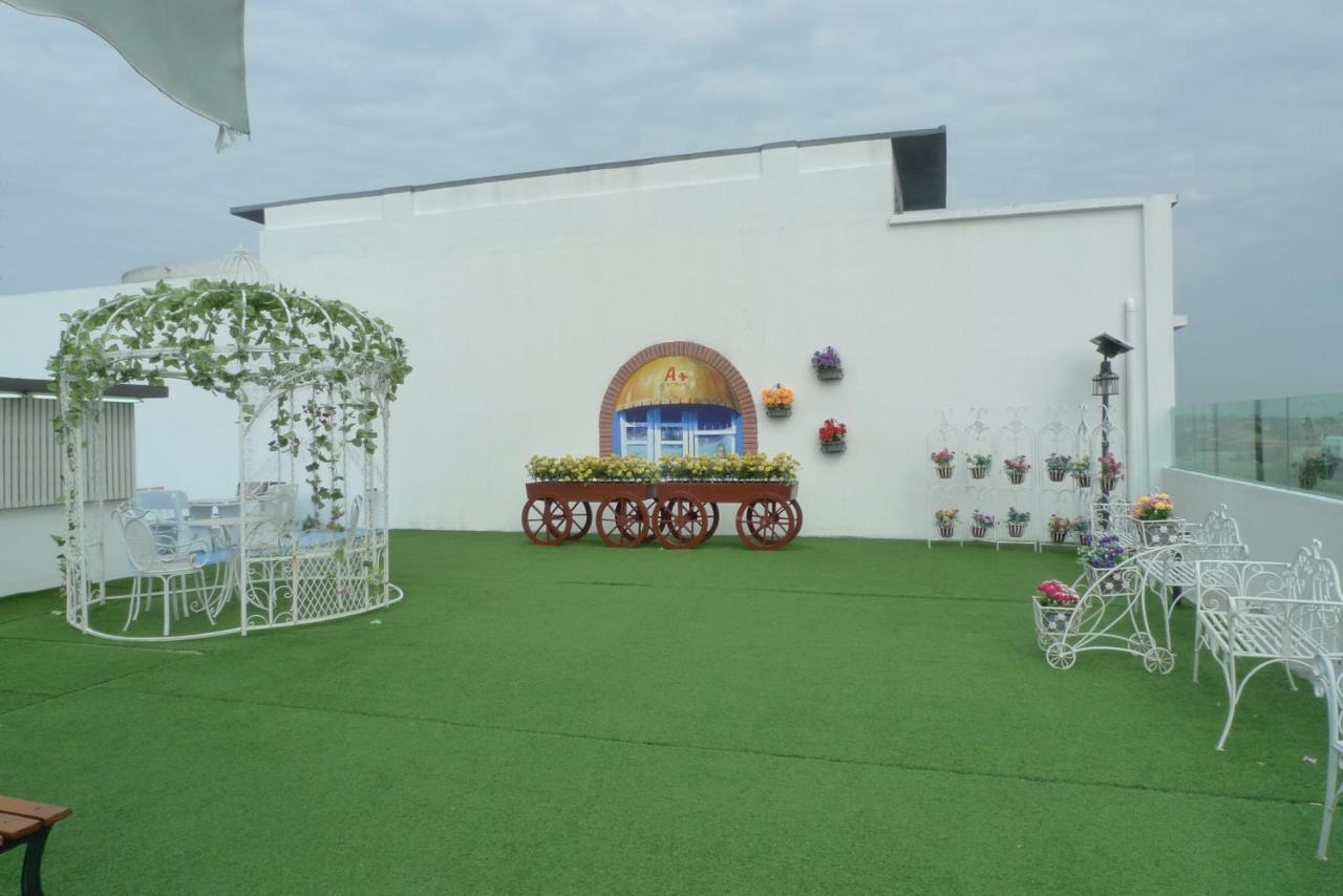 A+ Boutique Hotel Sekinchan Esterno foto