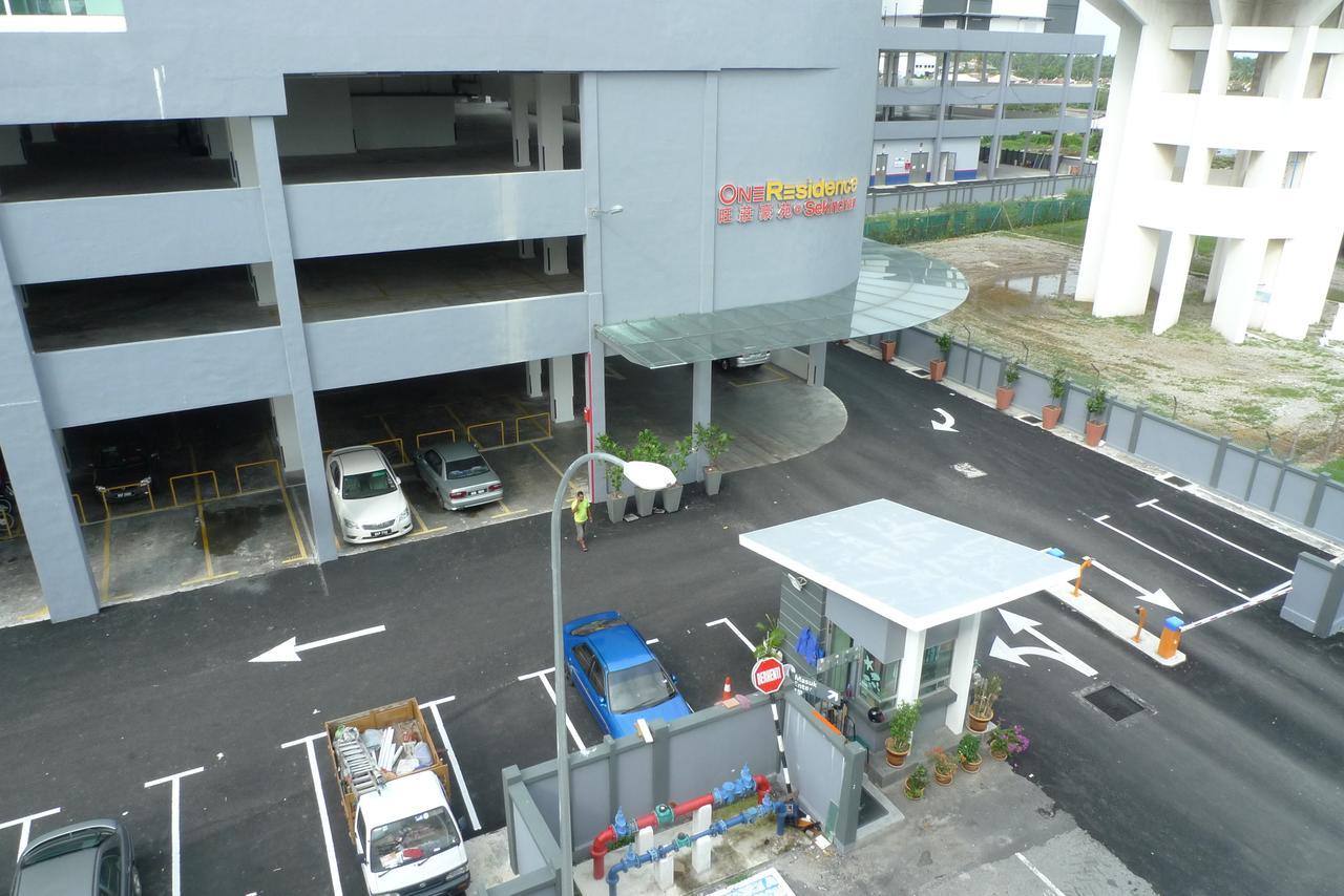 A+ Boutique Hotel Sekinchan Esterno foto